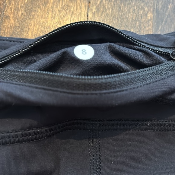 Lululemon Black cropped Leggings - Picture 4 of 6